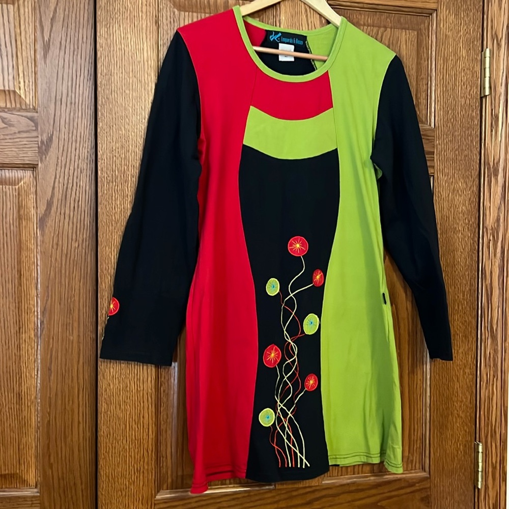 Kitchy boutique embroidered dress